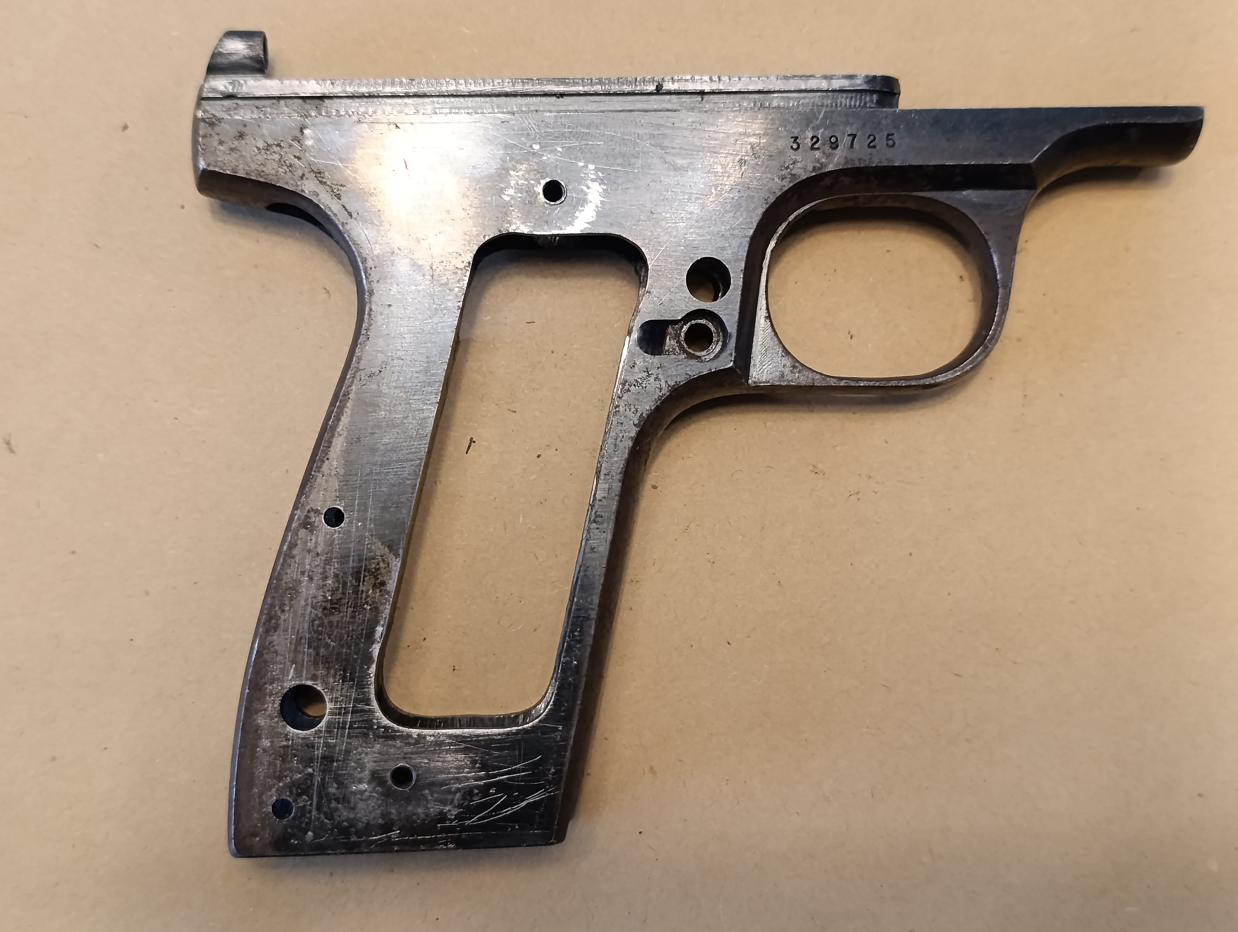 Griffstück für Pistole MAB Modell D