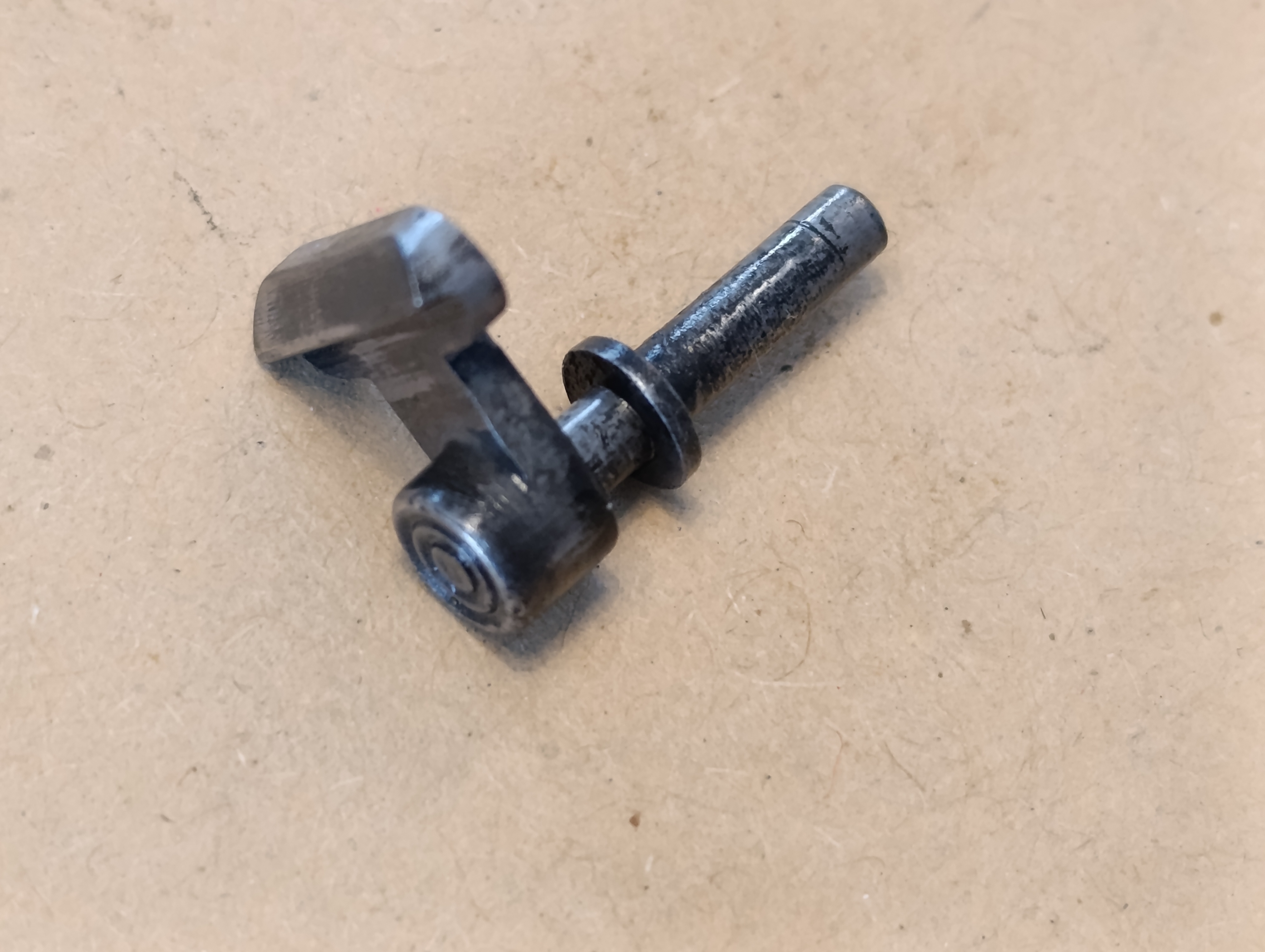 Zerlegeknopf für Pistole Ortgies 7,65