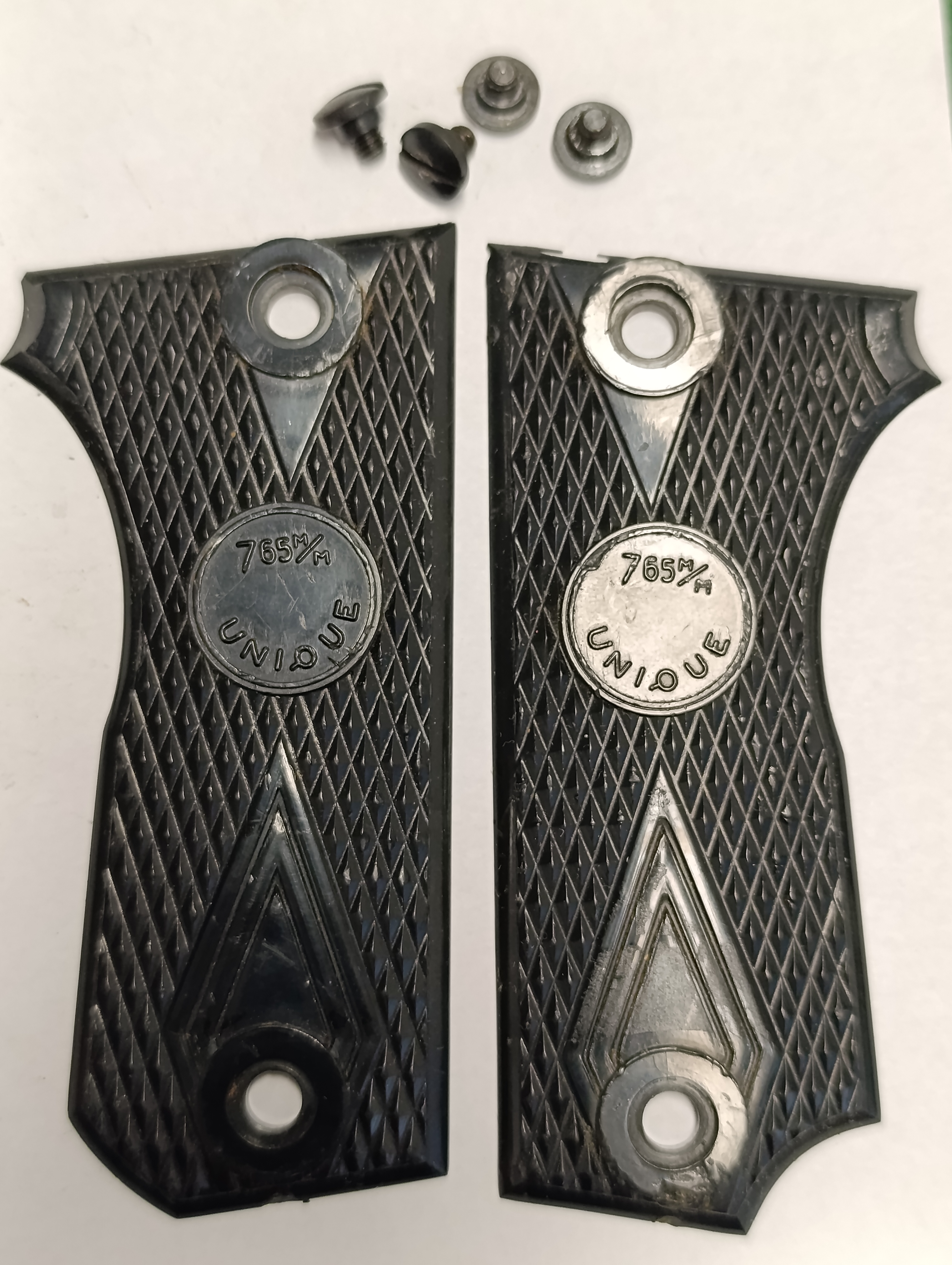 Griffschalen schwarz Kunstsoff für UNIQUE Mod. Rr 51 Police