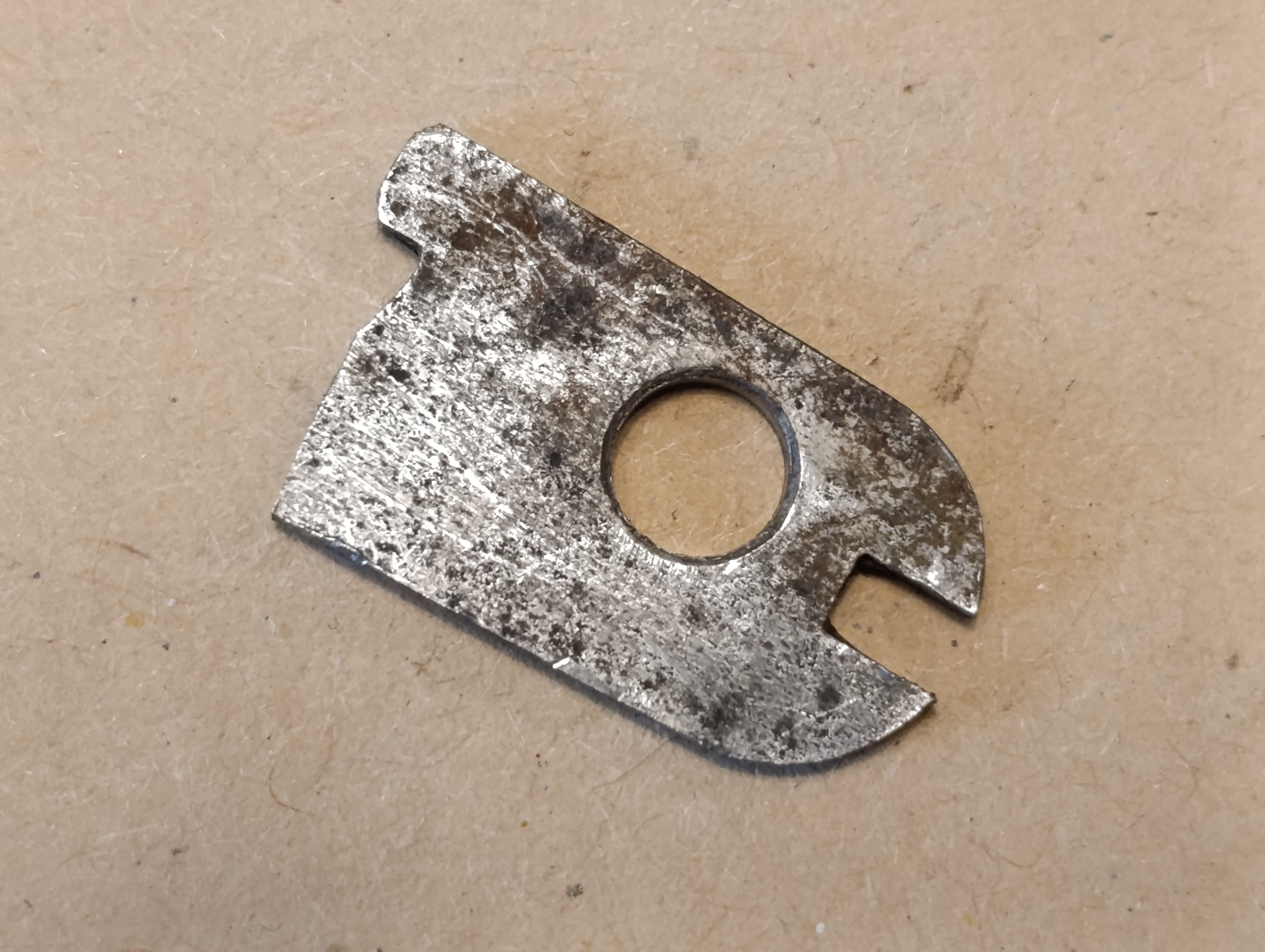 Abzugstangenplatte für Beretta M 1915