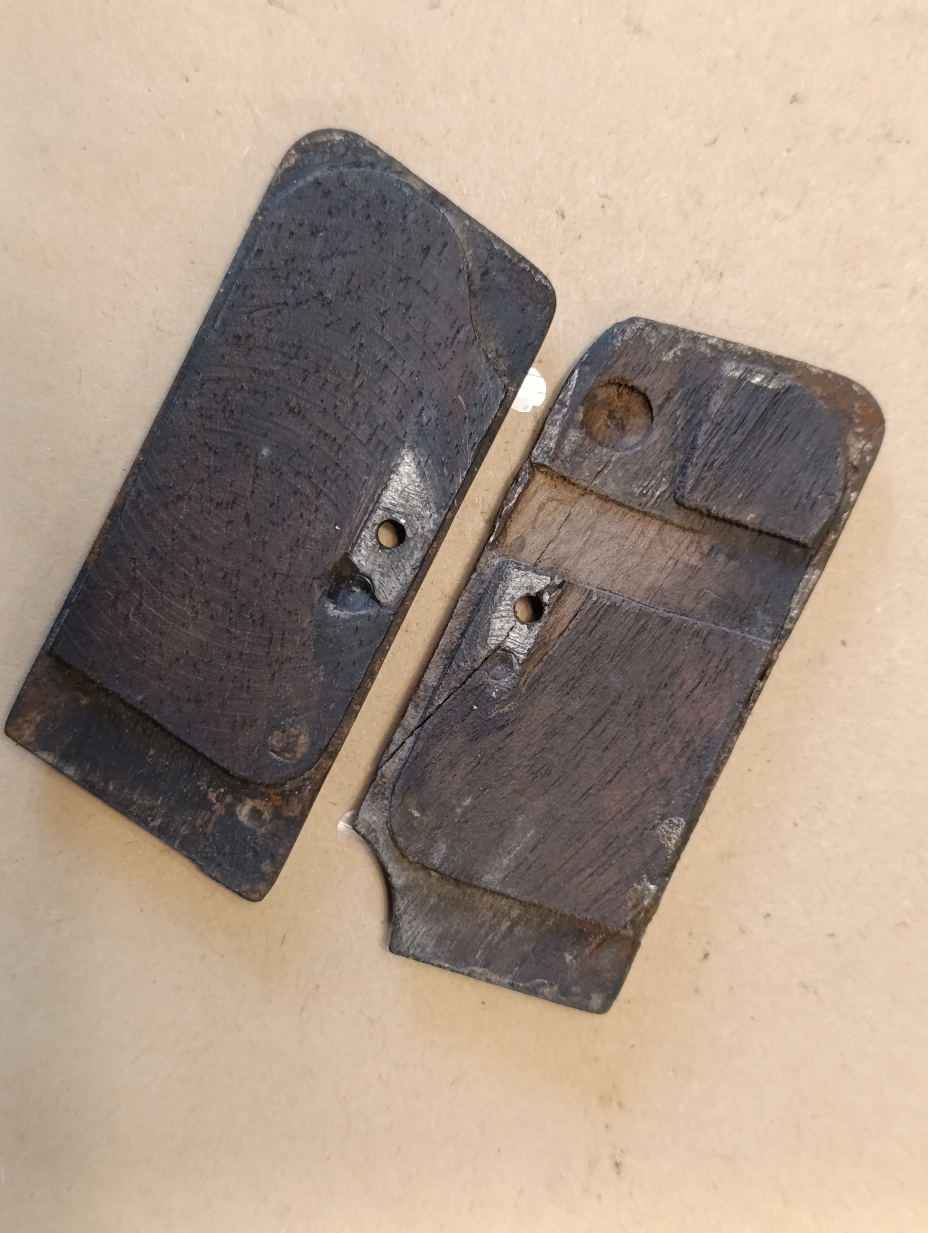 Griffschalen für Beretta M 1915