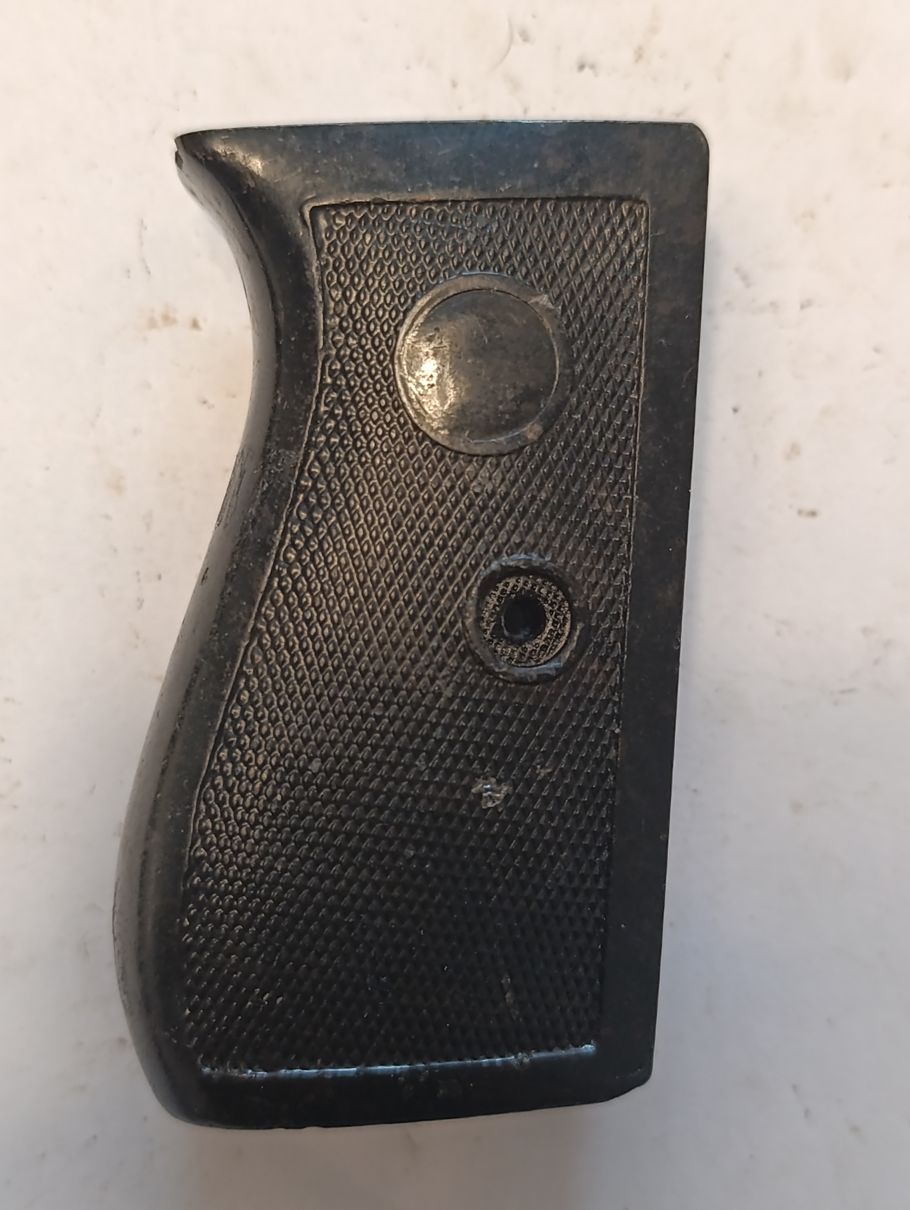 Griffschalen für CZ 27 Zustand lt. Foto