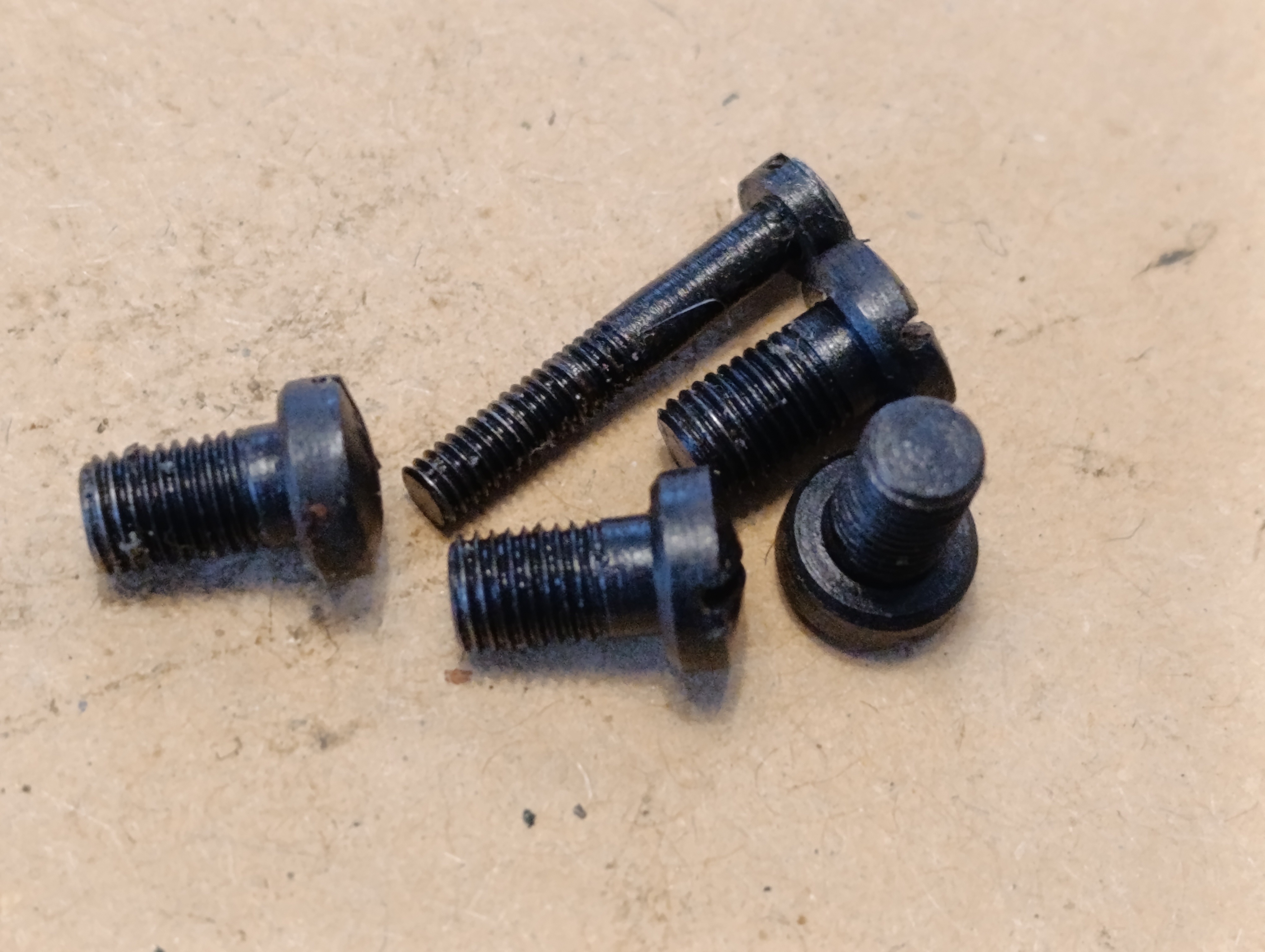 Schraubenkonvolut für Pistole Margolin Vostok