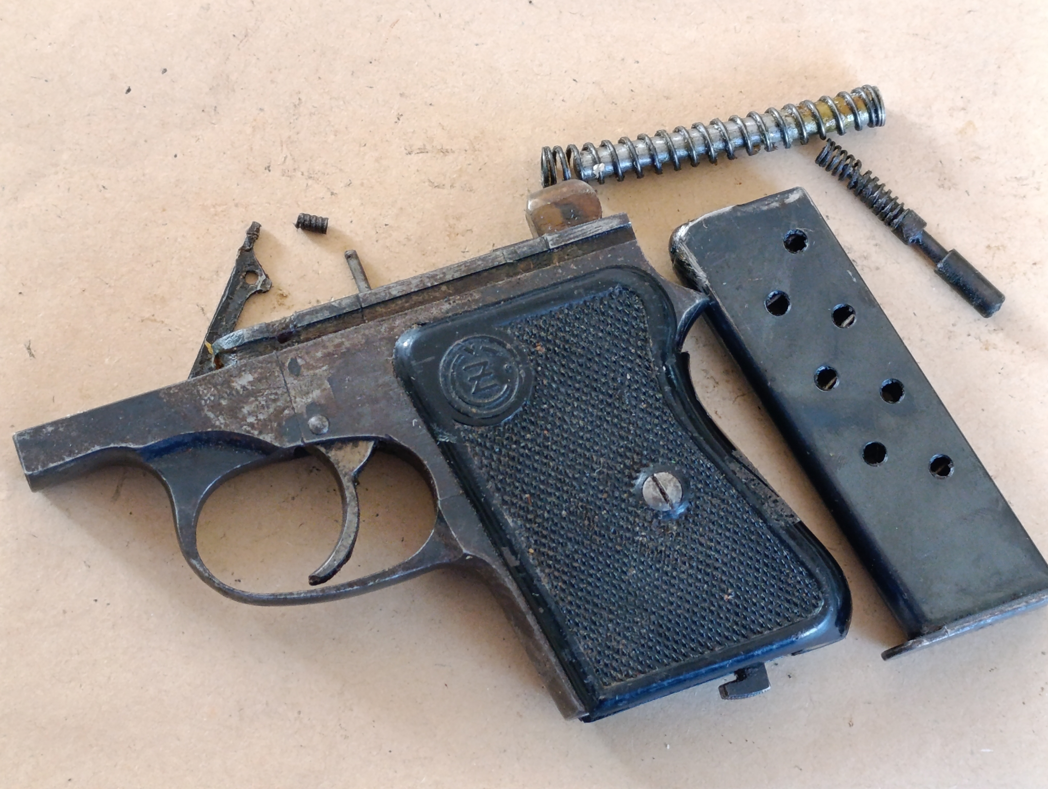 Griffstück komplett + Teile Siehe Foto für CZ 45