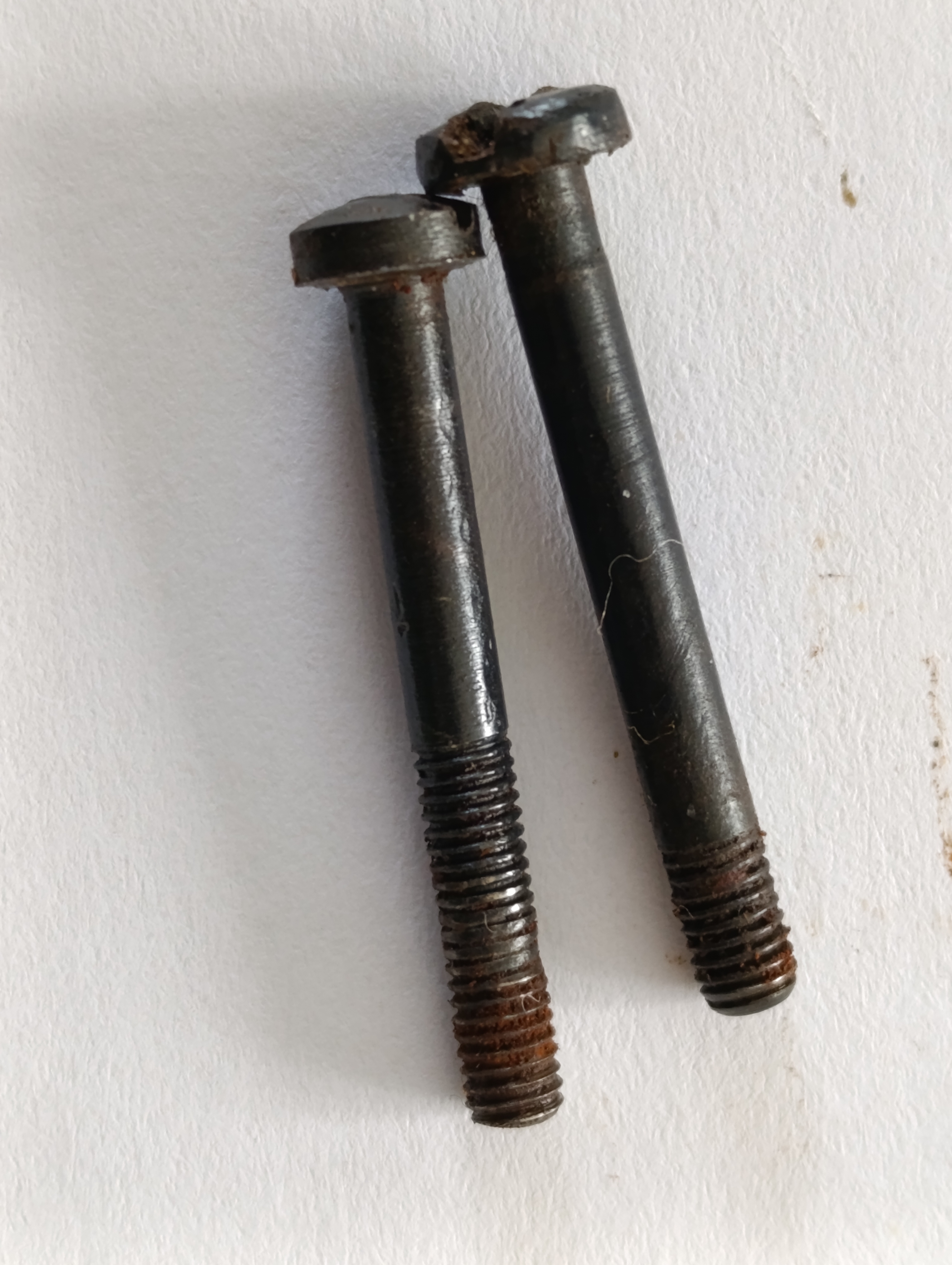 Griffschalenschraube für Pistole FEG M 37 JHV