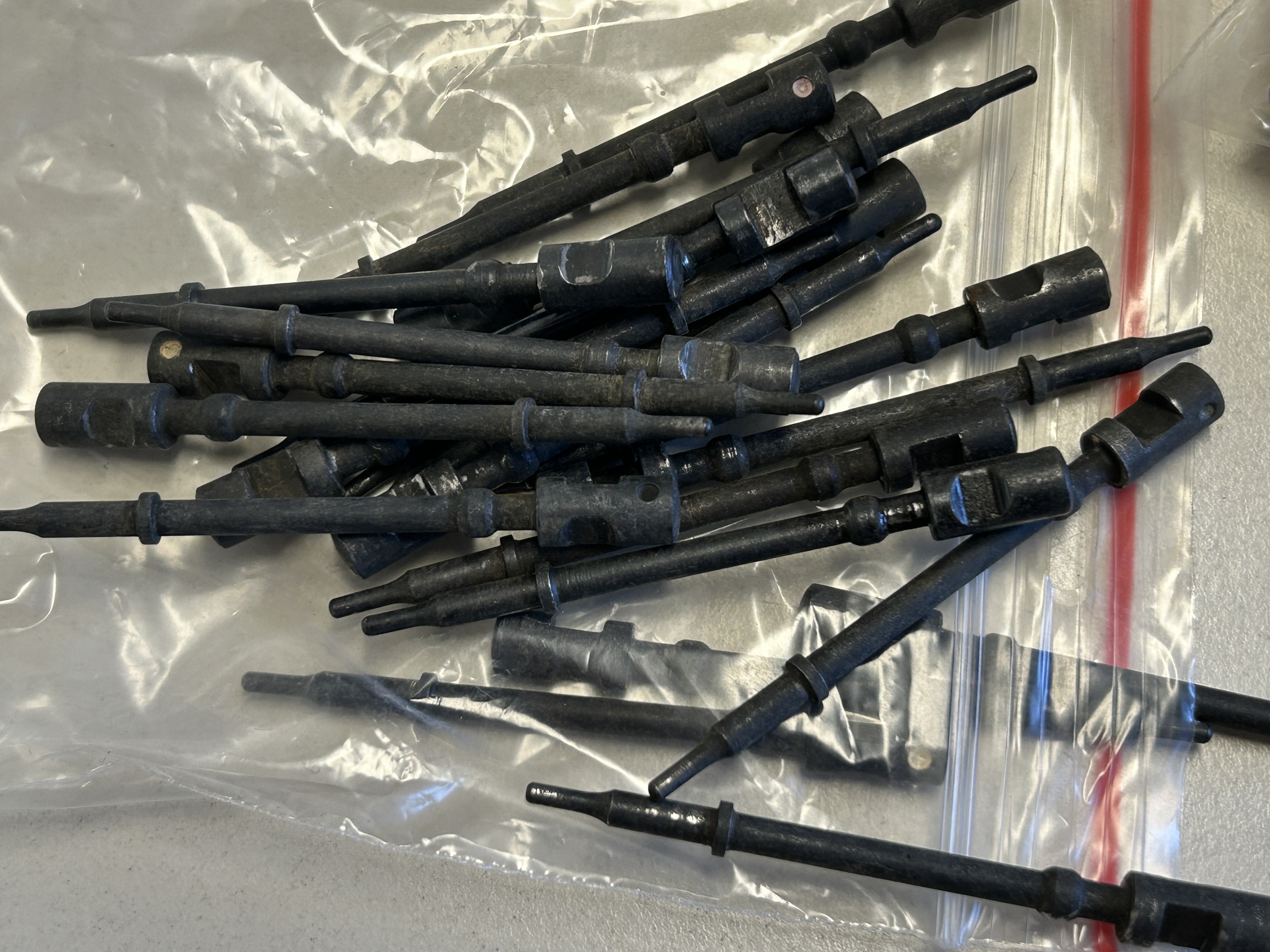 Walther P1 Schlagbolzen , brüniert